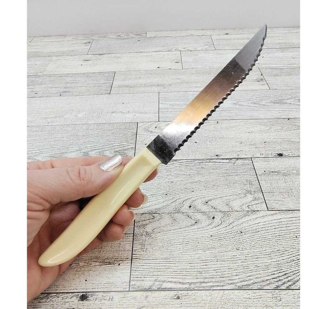 Vintage Quikut Quikkle Dual Serrated‎ Edge Steak Knife Cream Handle Retro MCM